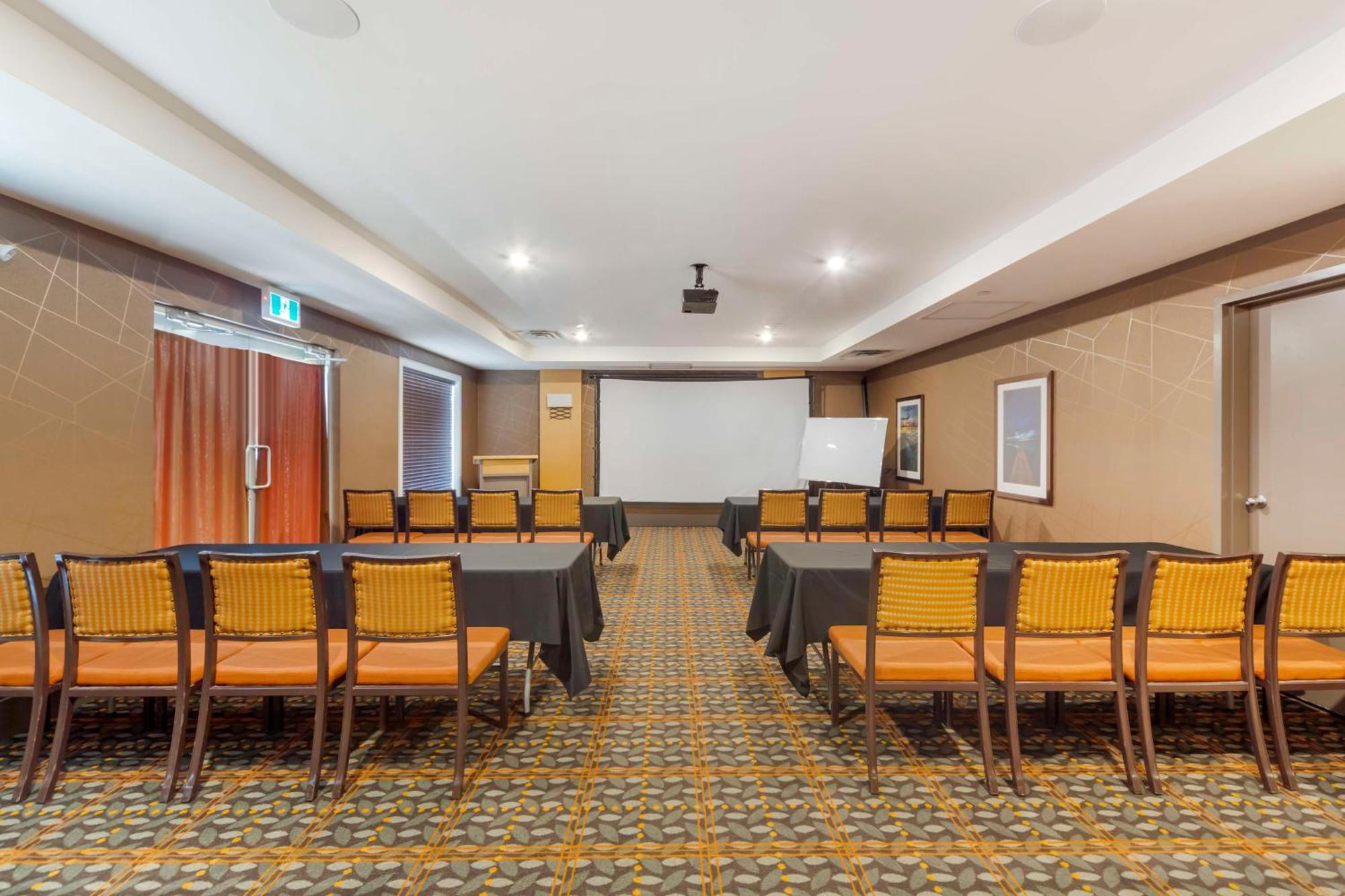Best Western Plus Chateau Fort St. John Екстериор снимка