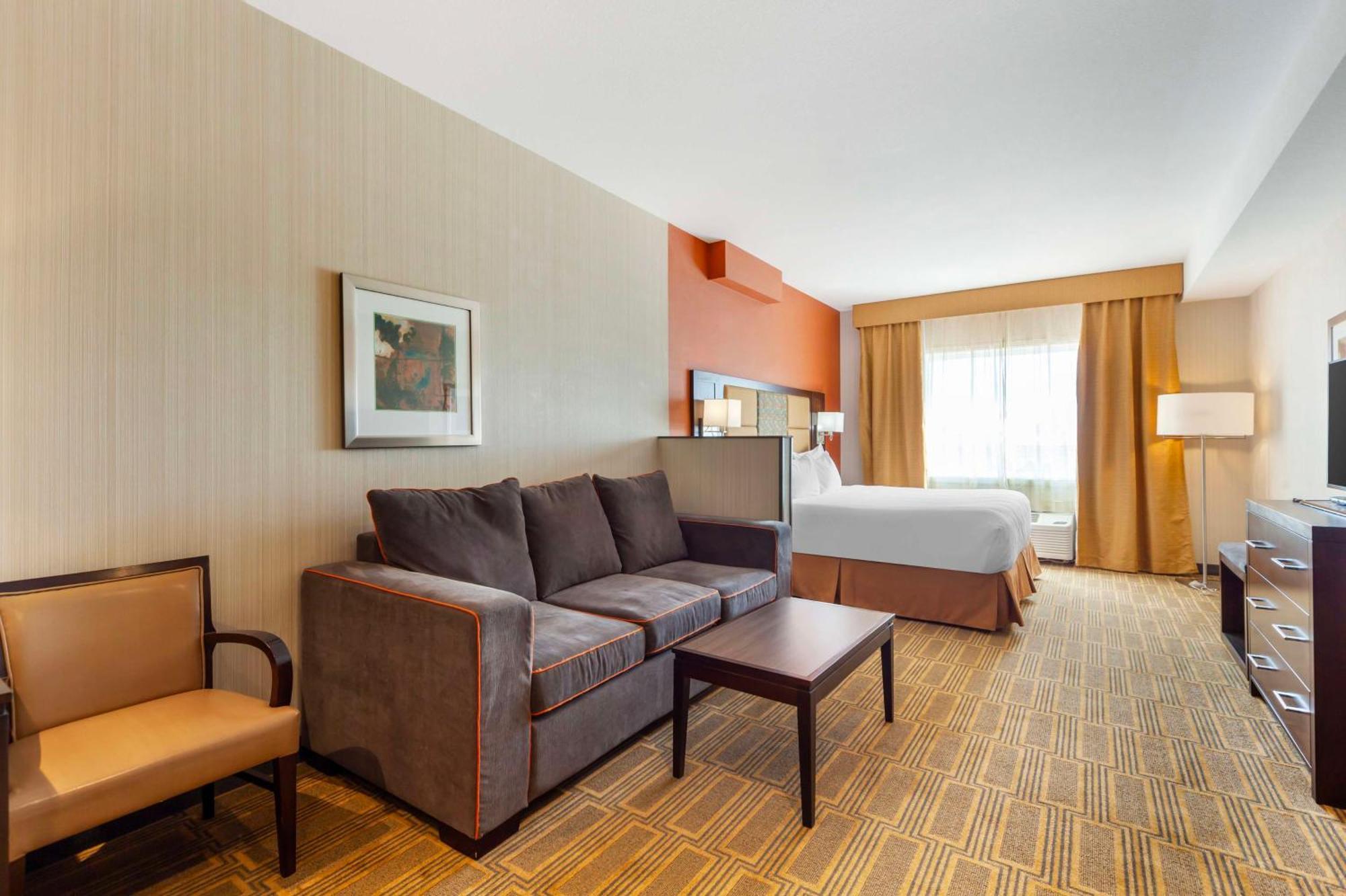Best Western Plus Chateau Fort St. John Екстериор снимка