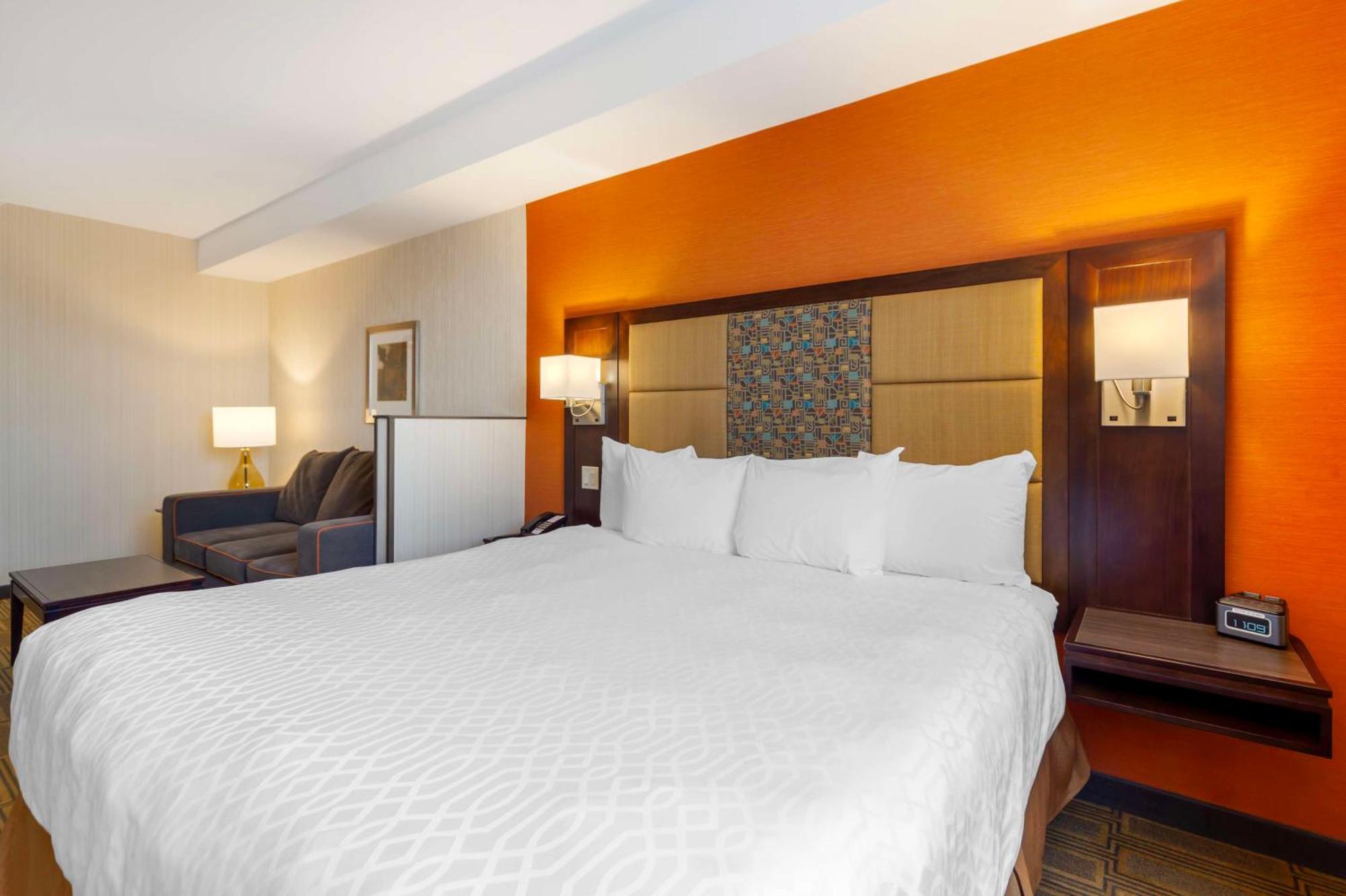 Best Western Plus Chateau Fort St. John Екстериор снимка