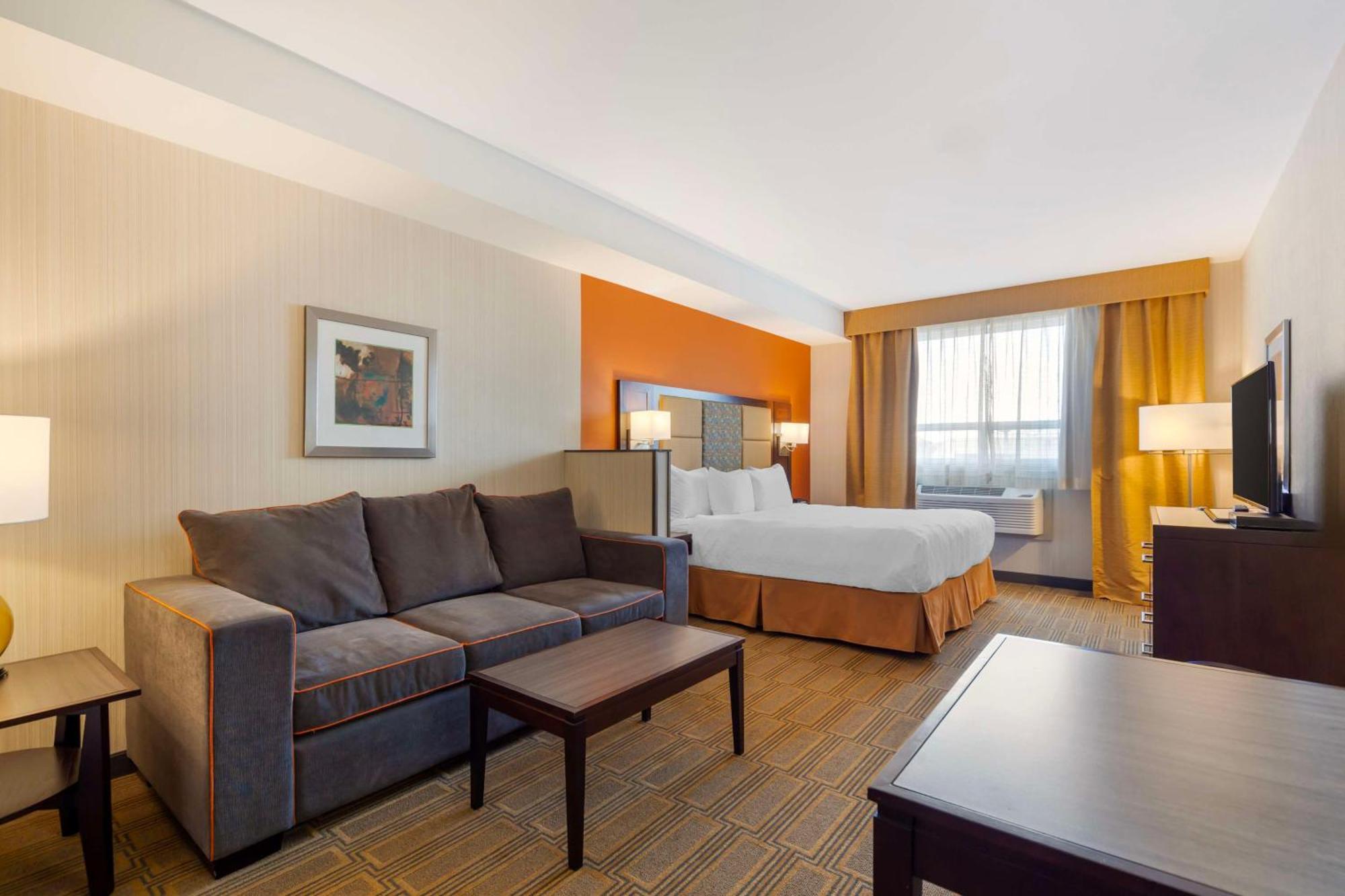 Best Western Plus Chateau Fort St. John Екстериор снимка
