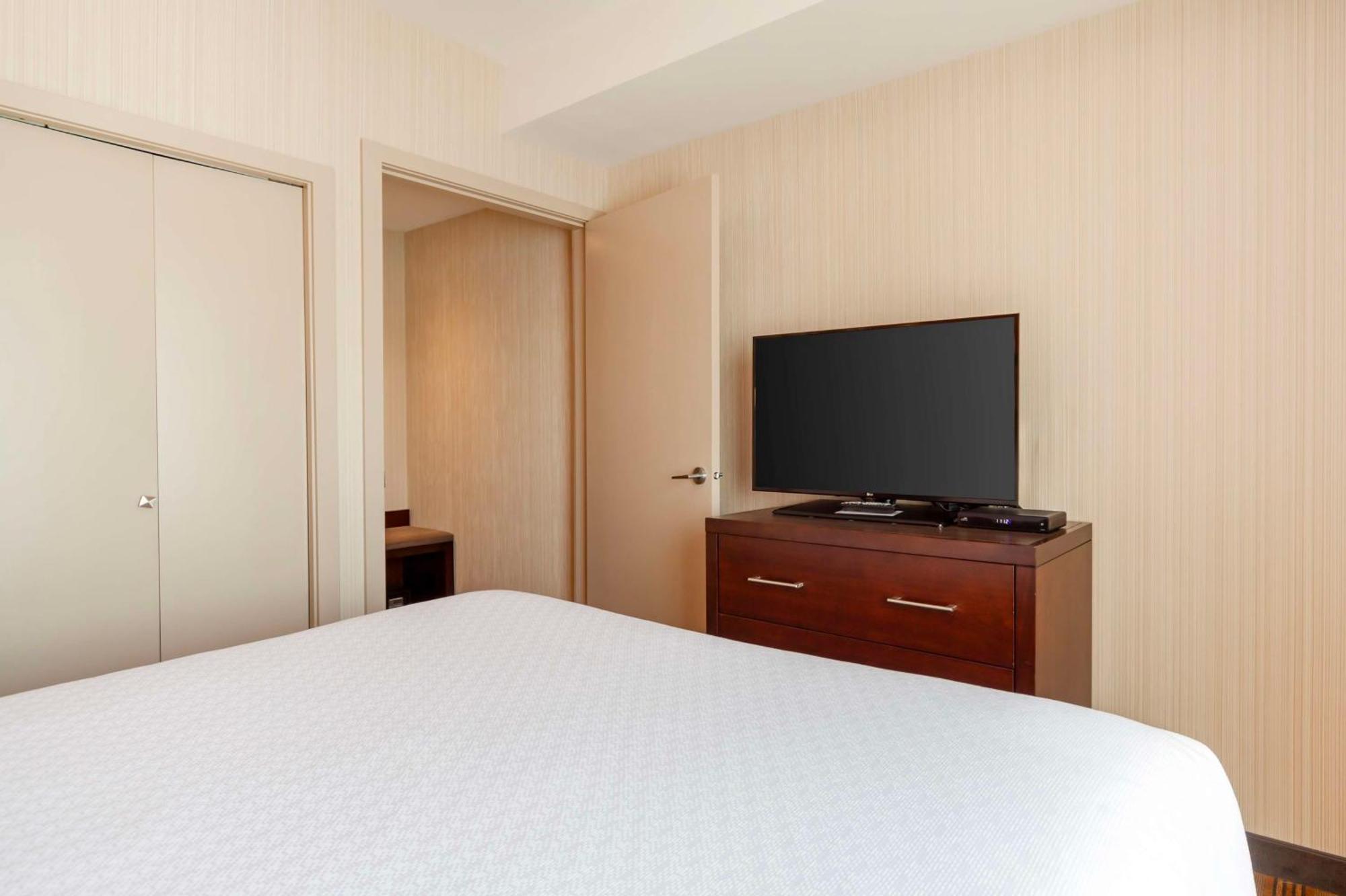 Best Western Plus Chateau Fort St. John Екстериор снимка