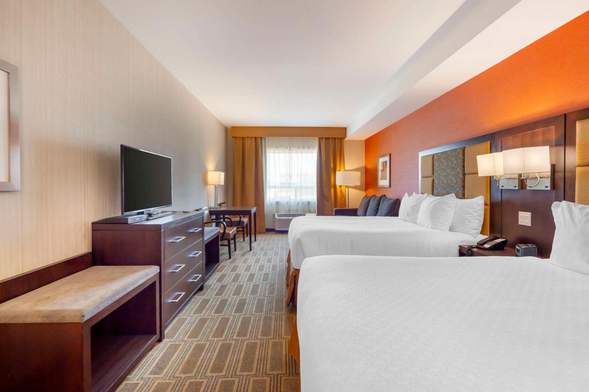 Best Western Plus Chateau Fort St. John Екстериор снимка
