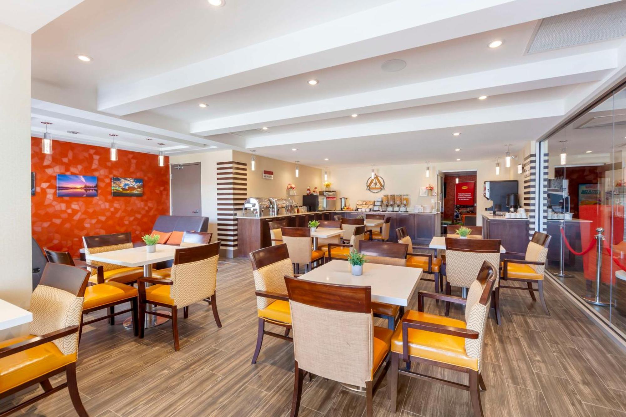 Best Western Plus Chateau Fort St. John Екстериор снимка